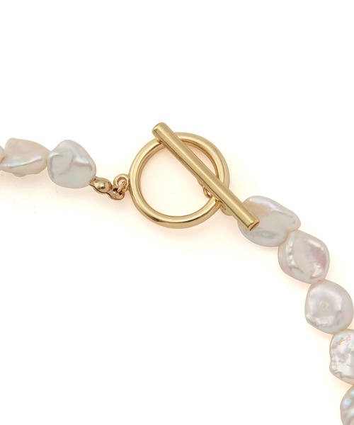 ADAM ET ROPE'（アダムエロペ）の「バロックパールショートネックレス（ネックレス・レディース・オフホワイト・FREE）」の3枚目の写真