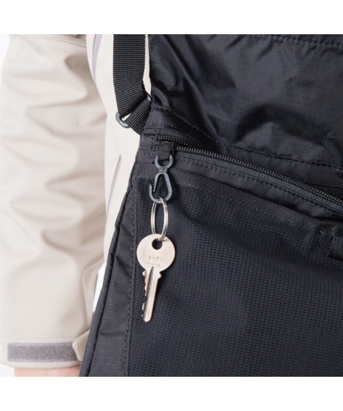 karrimor（カリマー）の「TC sacoche L（ショルダーバッグ・メンズ・ライトブルー/ブラック/グレー/ライトオリーブ/イエロー系/グレイッシュブルー/ブラウン/チャコール・ONESIZE/FREE）」の9枚目の写真