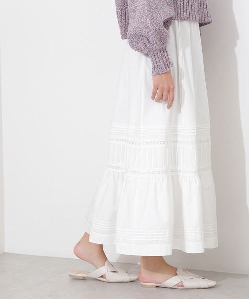 NATURAL BEAUTY BASIC（ナチュラルビューティーベーシック）の「ピンタック×レースローンスカート（スカート・レディース・チャコールグレー/オフホワイト・SMALL/MEDIUM）」の8枚目の写真