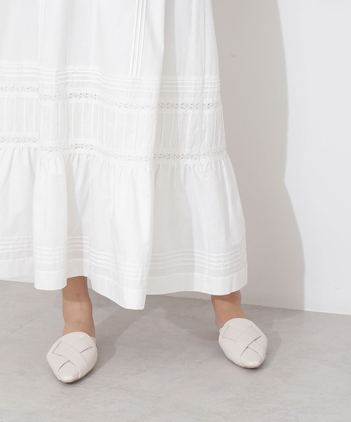 NATURAL BEAUTY BASIC（ナチュラルビューティーベーシック）の「ピンタック×レースローンスカート（スカート・レディース・チャコールグレー/オフホワイト・SMALL/MEDIUM）」の13枚目の写真