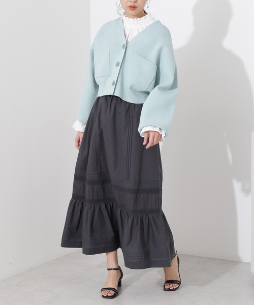 NATURAL BEAUTY BASIC（ナチュラルビューティーベーシック）の「ピンタック×レースローンスカート（スカート・レディース・チャコールグレー/オフホワイト・SMALL/MEDIUM）」の11枚目の写真