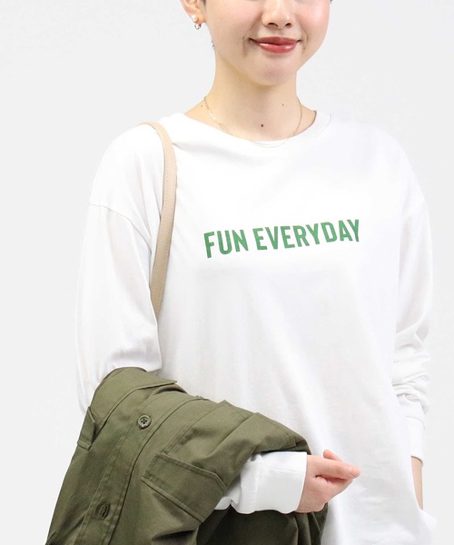 Right-on（ライトオン）の「【HONEYSUCKLE ROSE】ロゴプリントロンＴ（Tシャツ/カットソー・レディース・キナリ/ダークグレー/その他1/オフホワイト/ブラック×ホワイト/ブラック・L/M）」の2枚目の写真