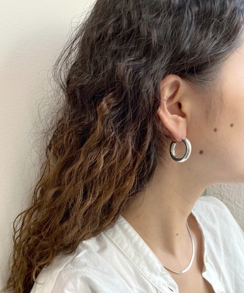 mystic（ミスティック）の「[eau un bijou]  hoop (pierce)（ピアス（両耳用）・レディース・シルバー/ゴールド・ONE SIZE）」の2枚目の写真