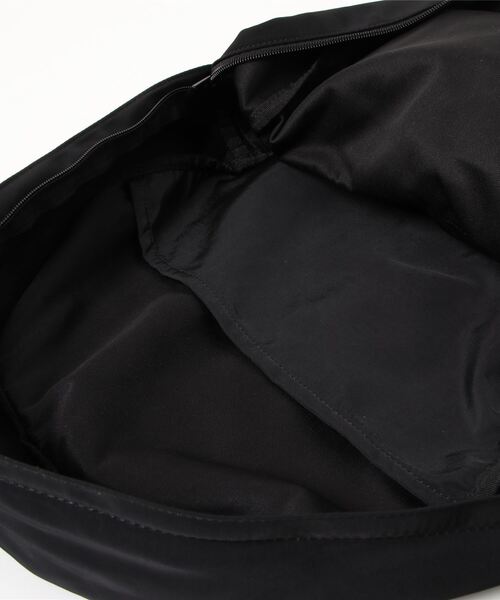 AMERICAN HOLIC（アメリカンホリック）の「マルチポケットリュック（バックパック/リュック・レディース・ブラック・FREE）」の4枚目の写真