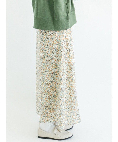 Lugnoncure（ルノンキュール）の「花柄プリントスカート（スカート・レディース・ブルー/ブラック/ベージュ・ﾌﾘ-）」の3枚目の写真