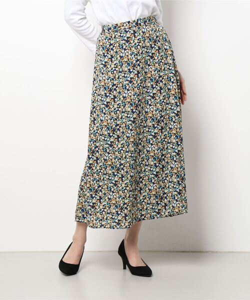 Lugnoncure（ルノンキュール）の「花柄プリントスカート（スカート・レディース・ブルー/ブラック/ベージュ・ﾌﾘ-）」の6枚目の写真