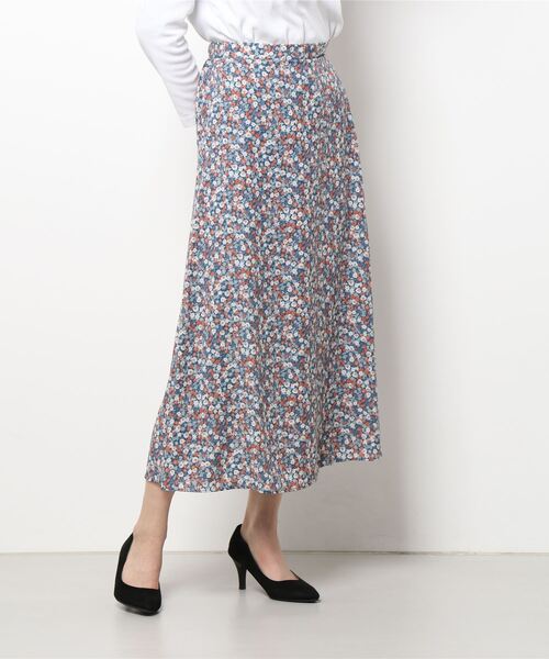 Lugnoncure（ルノンキュール）の「花柄プリントスカート（スカート・レディース・ブルー/ブラック/ベージュ・ﾌﾘ-）」の7枚目の写真