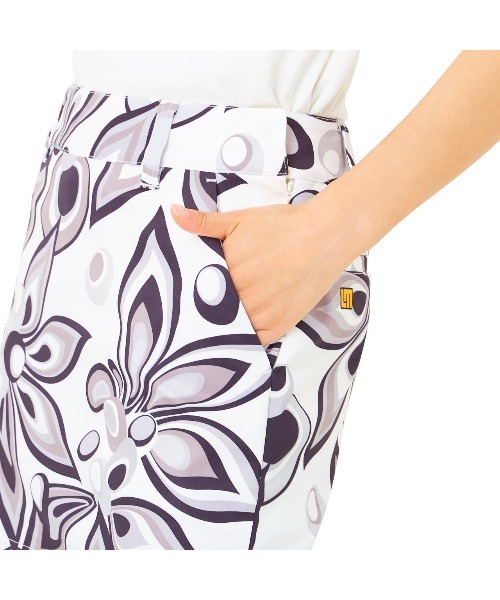 Loudmouth(ラウドマウス)の「LOUDMOUTH/ラウドマウス ゴルフウェア 総柄 シャガデリック UVカット ストレッチ ひざ上 ミニ丈 スカート(スカート・レディース・イエロー/ターコイズブルー/ホワイト/ピンク・M/L/LL/S)」の9枚目の写真