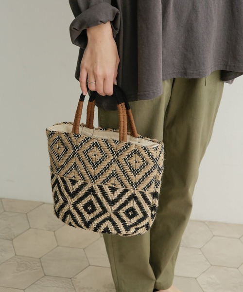 URBAN RESEARCH DOORS（アーバンリサーチドアーズ）の「『別注』beej×DOORS　ジオメトリックトートバッグ（トートバッグ・レディース・ブラウン/ブラック・ONE）」の3枚目の写真