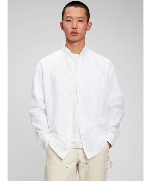 GAP（ギャップ）の「リネン ビッグシャツ（シャツ/ブラウス・メンズ・ホワイト/ネイビー/ピンク/ブルー・S/M/L/XL/XS）」の2枚目の写真