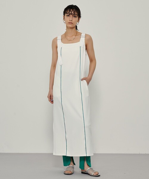 CITY TOKYO（シティトウキョウ）の「カットサロペットワンピース（ワンピース・レディース・ホワイト/ベージュ/ネイビー・1/2）」の8枚目の写真