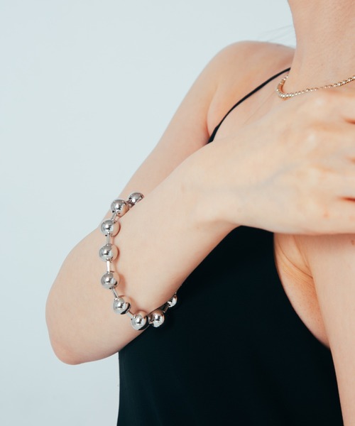 COLOR TOKYO ACCESSORIES(カラートウキョウアクセサリー)の「メタルボールブレス(ブレスレット・レディース・Silver/GOLD ・FREE)」の3枚目の写真