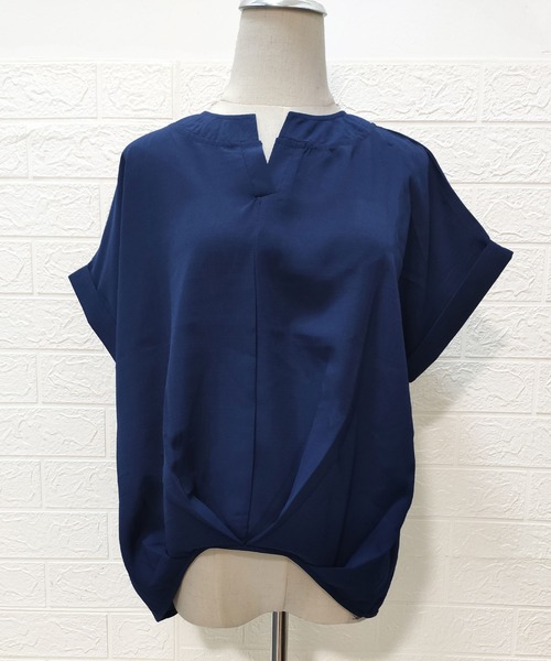 Amulet（アミュレット）の「裾タックブラウス（シャツ/ブラウス・レディース・ホワイト/ブラック/ネイビー/グレー/グリーン/カーキ/ボルドー/パープル/ベージュ/ブラウン・M/L/XL）」の17枚目の写真