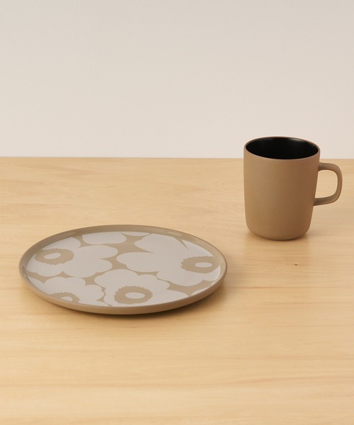 marimekko(マリメッコ)の「Unikko / plate 20 cm(食器・レディース・ベージュ・FREE)」の1枚目の写真