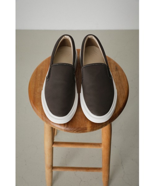 AZUL by moussy(アズールバイマウジー)の「THICK BOTTOM SLIP ON/スィックボトムスリッポン(スニーカー・メンズ・ブラウン/ブラック・LARGE/MEDIUM)」の5枚目の写真