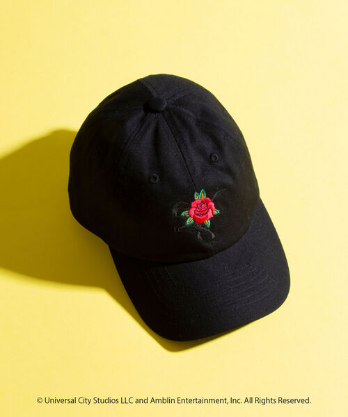 GLOSTER(グロスター)の「【JURASSIC WORLD/ジュラシック・ワールド】Red Flower 刺繍キャップ(キャップ・メンズ・ブラック/ベージュ・FREE)」の1枚目の写真