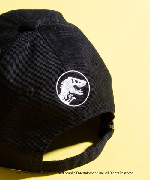 GLOSTER(グロスター)の「【JURASSIC WORLD/ジュラシック・ワールド】Red Flower 刺繍キャップ(キャップ・メンズ・ブラック/ベージュ・FREE)」の6枚目の写真