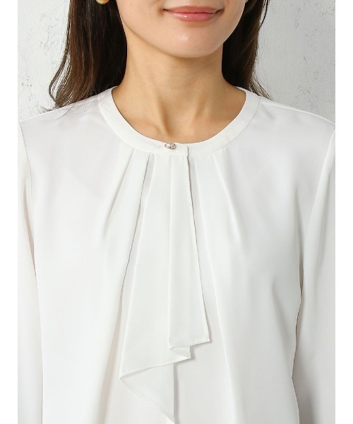 Perfect Suit FActory（パーフェクトスーツファクトリー）の「パール釦ボウタイタックブラウス７分袖（シャツ/ブラウス・レディース・ベージュ/グレー/オフホワイト・S/M/L）」の7枚目の写真