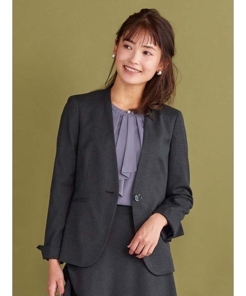 Perfect Suit FActory（パーフェクトスーツファクトリー）の「パール釦ボウタイタックブラウス７分袖（シャツ/ブラウス・レディース・ベージュ/グレー/オフホワイト・S/M/L）」の15枚目の写真