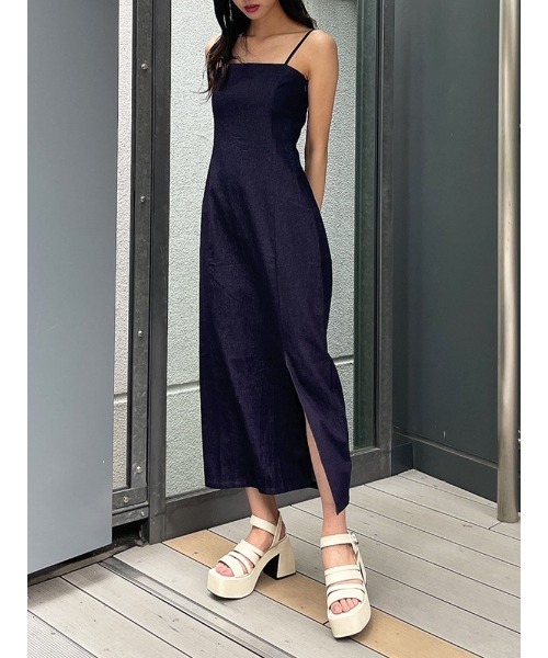 ENVYM（アンビー）の「スリットロングキャミＯＰ（ワンピース・レディース・ブラック/インディゴブルー/ストライプ・FREE）」の4枚目の写真