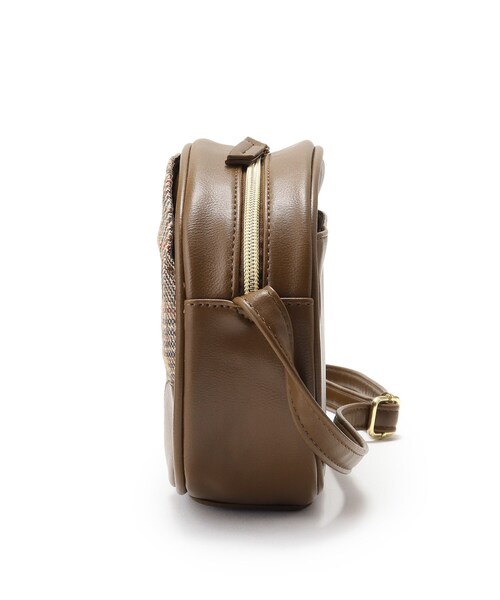 SHOO・LA・RUE（シューラルー）の「◆フロントポケットラウンドショルダーバッグ（ショルダーバッグ・レディース・ブラック/ブラック系1/ダークブラウン系1・00）」の6枚目の写真