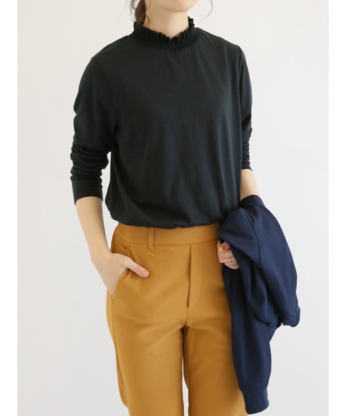 Samansa Mos2 blue（サマンサモスモスブルー）の「フリルネックロンT（Tシャツ/カットソー・レディース・オフホワイト/ブラック/モカ・MEDIUM/LARGE）」の4枚目の写真