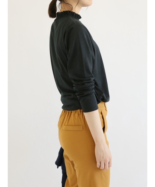 Samansa Mos2 blue（サマンサモスモスブルー）の「フリルネックロンT（Tシャツ/カットソー・レディース・オフホワイト/ブラック/モカ・MEDIUM/LARGE）」の14枚目の写真