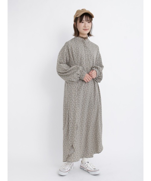 Samansa Mos2 blue（サマンサモスモスブルー）の「フリルネックロンT（Tシャツ/カットソー・レディース・オフホワイト/ブラック/モカ・MEDIUM/LARGE）」の5枚目の写真