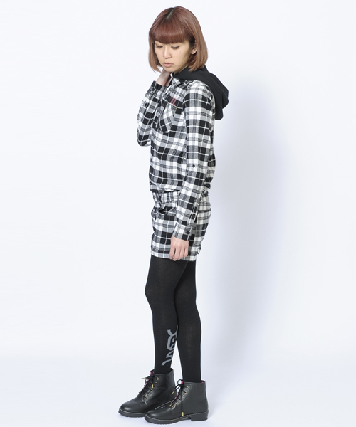 X-girl（エックスガール）の「FLANNEL PLAID ALL IN ONE（つなぎ/オールインワン・レディース・ブラック/レッド/A・2/1）」の4枚目の写真