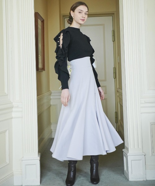 AND COUTURE（アンドクチュール）の「袖フリルスリットニット
