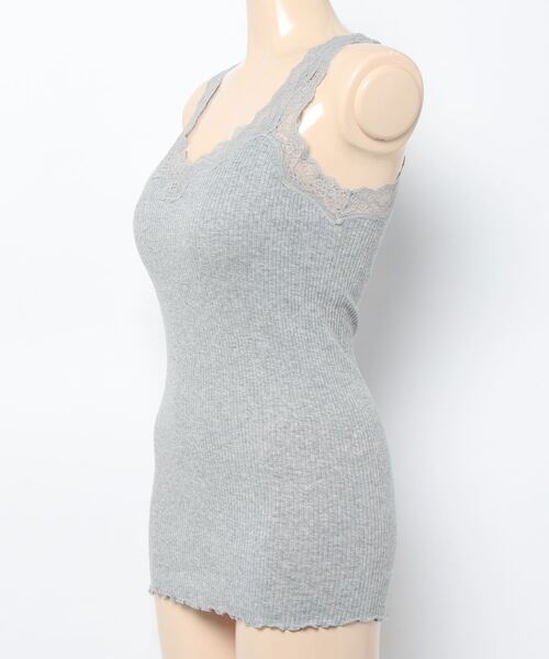 PEACH JOHN（ピーチジョン）の「【肌に優しいオーガニックコットン。パッド付きできれいなバストライン】オーガニックコットンリブパデットタンク（タンクトップ・レディース・ヘザーグレー・S/M/M/L）」の3枚目の写真