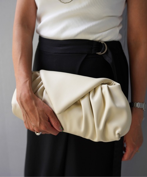 ADD CULUMN（アドカラム）の「ADD CULUMN(アドカラム) INA - CLUTCH（クラッチバッグ・レディース・ブラック/アイボリー/グリーン・F）」の2枚目の写真