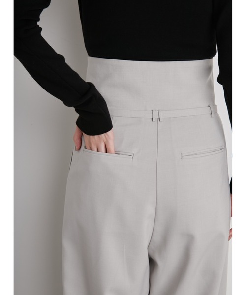emmi（エミ）の「【emmi atelier】ハイウエストフロントタックパンツ（その他パンツ・レディース・ブラック/ライトグレー・1/0）」の13枚目の写真