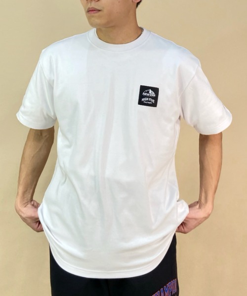 NEW ERA(ニューエラ)の「NEW ERA/ニューエラ×HIGH FIVE FACTORYコラボモデル ワンポイントTシャツ クルーネックTシャツ/吸汗速乾 13526838/13526839(Tシャツ/カットソー・メンズ・ホワイト/ブラック・L/XL/XXL/M)」の3枚目の写真