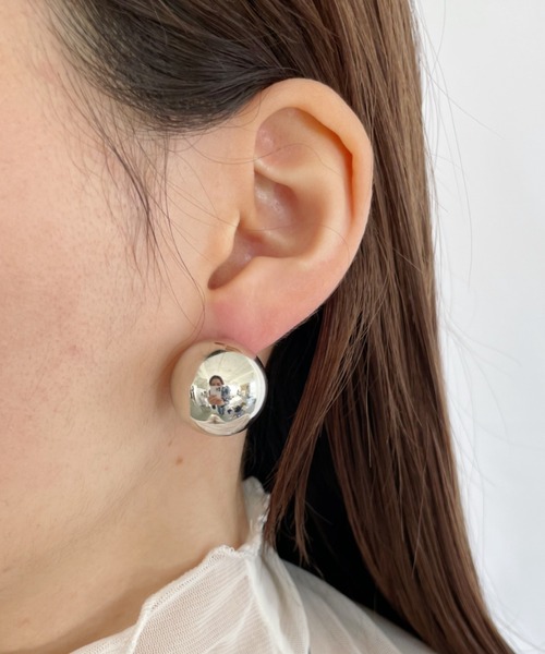 thank U more(サンキューモア)の「メタル ボール モチーフ ピアス【両耳用】(ピアス(両耳用)・レディース・シルバー/ゴールド・FREE)」の1枚目の写真
