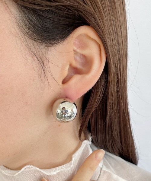 thank U more(サンキューモア)の「メタル ボール モチーフ ピアス【両耳用】(ピアス(両耳用)・レディース・シルバー/ゴールド・FREE)」の3枚目の写真
