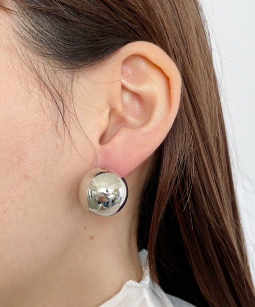 thank U more(サンキューモア)の「メタル ボール モチーフ ピアス【両耳用】(ピアス(両耳用)・レディース・シルバー/ゴールド・FREE)」の4枚目の写真