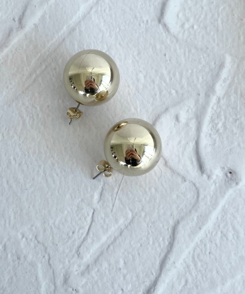 thank U more(サンキューモア)の「メタル ボール モチーフ ピアス【両耳用】(ピアス(両耳用)・レディース・シルバー/ゴールド・FREE)」の5枚目の写真