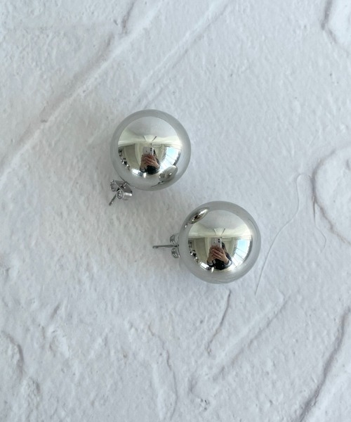 thank U more(サンキューモア)の「メタル ボール モチーフ ピアス【両耳用】(ピアス(両耳用)・レディース・シルバー/ゴールド・FREE)」の7枚目の写真