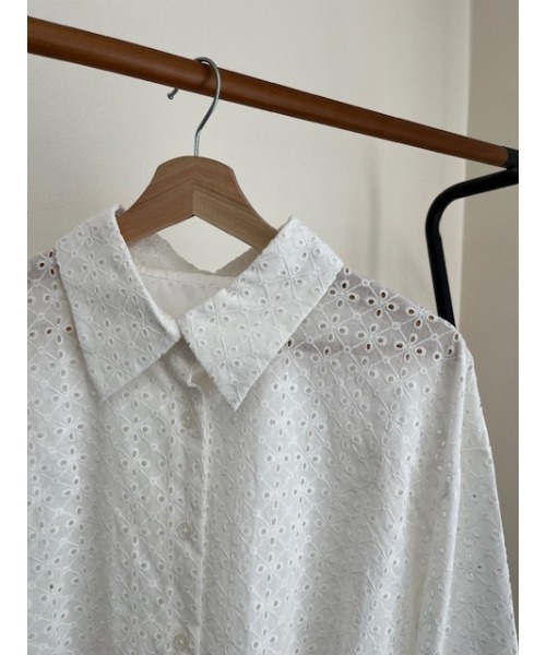Yucca（ユッカ）の「レースシャツ（MEKKE　低身長向け）（シャツ/ブラウス・レディース・ホワイト・FREE）」の2枚目の写真