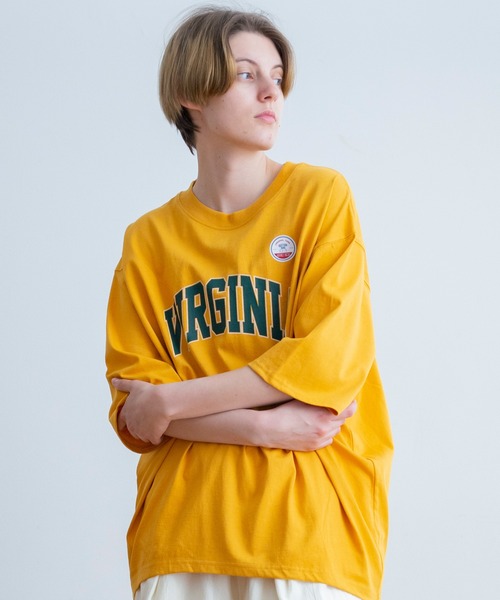 AUG（オーグ）の「AUG カレッジロゴ 変形 Tee（Tシャツ/カットソー・レディース・オフホワイト/ブラック/グレイッシュベージュ/グリーン系/ピンク系/イエロー系・FREE）」の5枚目の写真