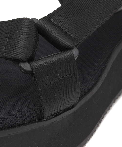 DISCOAT（ディスコート）の「【Discoat】厚底テープサンダル（サンダル・レディース・ホワイト/ブラック・LARGE/MEDIUM）」の11枚目の写真