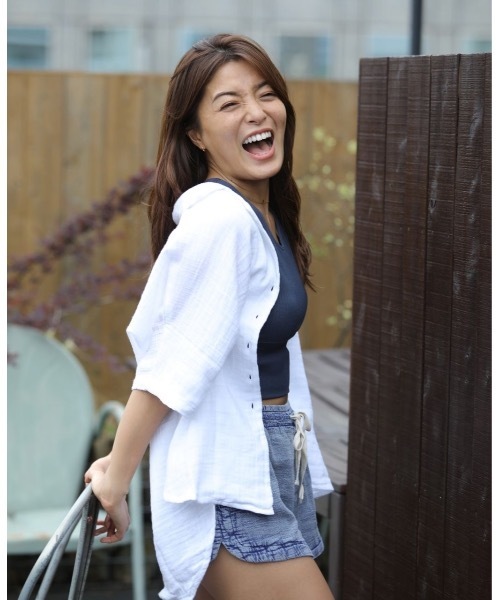 rip curl（リップカール）の「【RIPCURL（リップカール）】PREMIUM SURF S/S SHIRT/レディースコットンダブルガーゼオープンカラー半袖シャツ（シャツ/ブラウス・レディース・ホワイト/ブラック・SMALL/X-SMALL/MEDIUM）」の2枚目の写真