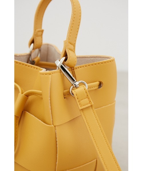 AZUL by moussy（アズールバイマウジー）の「イントレチャートポシェットバッグ（ショルダーバッグ・レディース・ブラック/イエロー/アイボリー・FREE）」の9枚目の写真