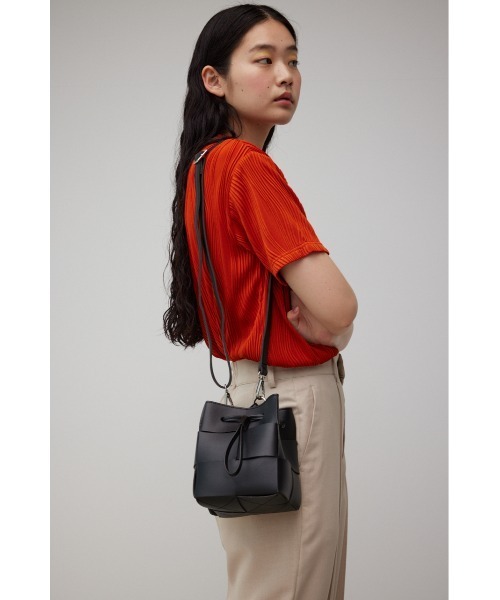 AZUL by moussy（アズールバイマウジー）の「イントレチャートポシェットバッグ（ショルダーバッグ・レディース・ブラック/イエロー/アイボリー・FREE）」の4枚目の写真