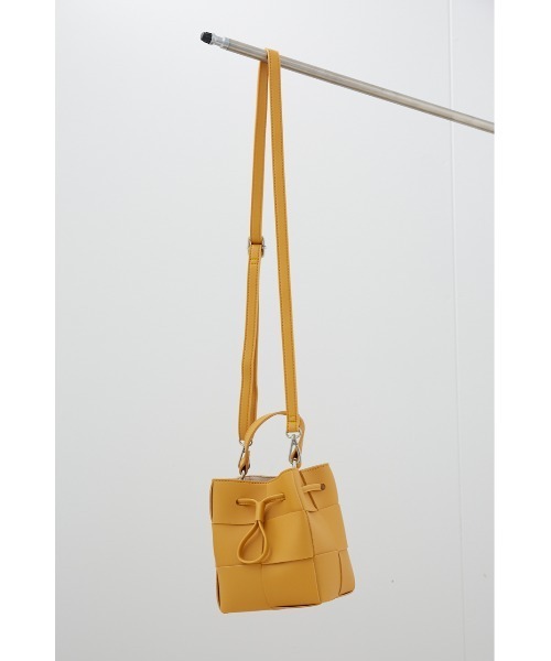 AZUL by moussy（アズールバイマウジー）の「イントレチャートポシェットバッグ（ショルダーバッグ・レディース・ブラック/イエロー/アイボリー・FREE）」の18枚目の写真