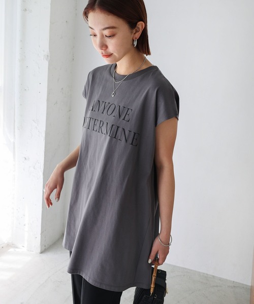 andme(アンドミー)の「ロゴプリントフレンチスリーブTシャツ(Tシャツ/カットソー・レディース・ブラック/オートミール/グレー/オフホワイト/ベージュ・M)」の4枚目の写真