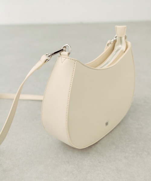 OLIVE des OLIVE（オリーブデオリーブ）の「チェーンハンドル付きホーボーバッグ　1031120220（ショルダーバッグ・レディース・アイボリー/ブラック・FREE）」の20枚目の写真