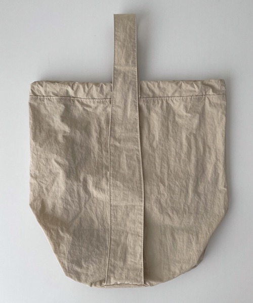 CANAL JEAN（キャナルジーン）の「El mar　ドローストリングボディバッグ（ショルダーバッグ・レディース・ブラック/ベージュ・ONE SIZE）」の11枚目の写真