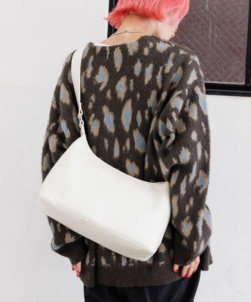 PBLIM（ページボーイリム）の「PBLIM/フェイクレザークロスバック（ショルダーバッグ・レディース・ホワイト/ブラック・FREE）」の5枚目の写真